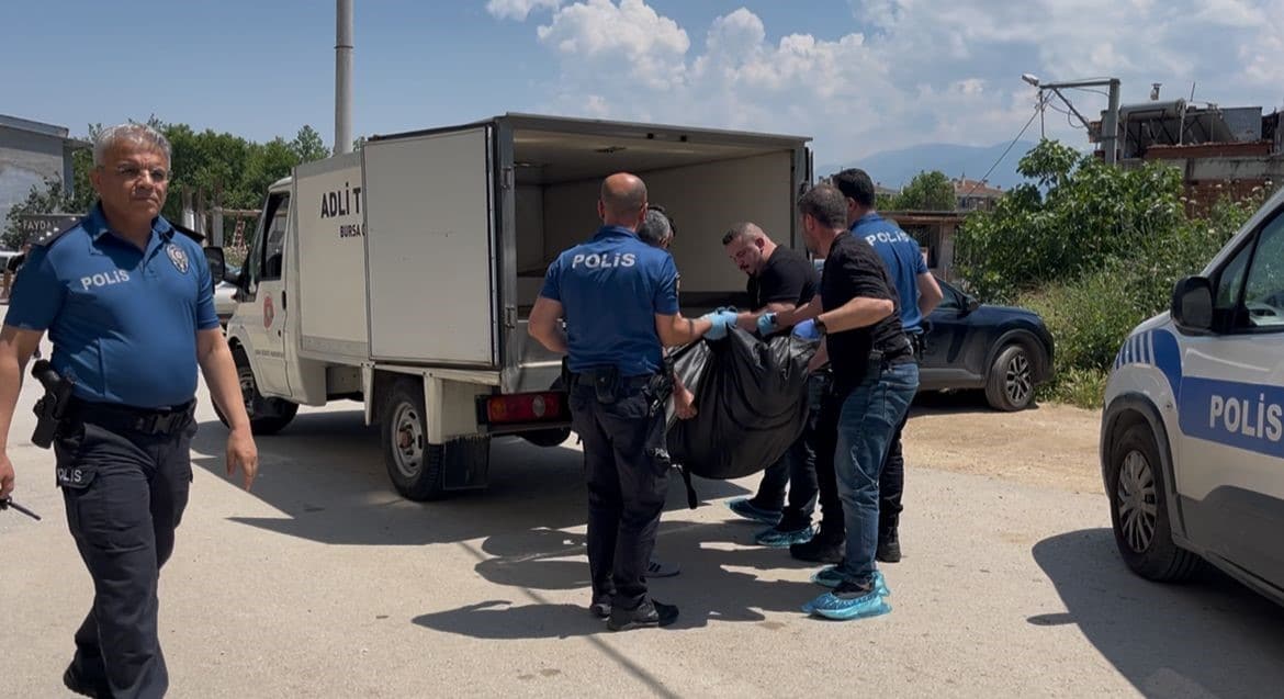 'BOŞANMAK İSTİYORUM' DEDİ 10 YAŞINDAKİ ÇOCUĞUNUN YANINDA DEFALARCA BIÇAKLANARAK ÖLDÜRÜLDÜ BURSA'DA EŞİNİ ÇOCUĞUNUN GÖZLERİ ÖNÜNDE ÖLDÜREN ŞÜPHELİNİN İFADESİ ORTAYA ÇIKTI