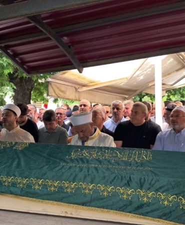 İZNİKLİ İŞ İNSANI AHMET KARA SON YOLCULUĞUNA UĞURLANDI