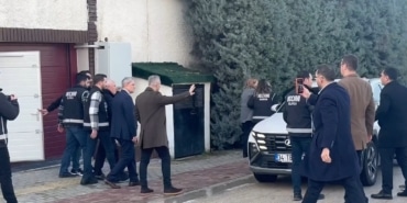 CHP'Lİ MUSTAFA BOZBEY'İN 402 YIL HAPİS İSTENDİ BURSA'DA RÜŞVET VE ÖRGÜT SORUŞTURMASI KAPSAMINDA TUTUKLU BULUNAN CHP'Lİ ESKİ BURSA BELEDİYE BAŞKANI MUSTAFA BOZBEY'İN 402 YILA KADAR HAPSİ İSTENDİ 862 SAYFALIK İDDİANAME YOLSUZLUK VE RÜŞVET İDDİALARINI TEK TEK ORTAYA DÖKTÜ ÖRGÜT İÇİNDEKİ RÜŞVET PAYLAŞIMINI TURGAY ERDEM YAPMIŞ