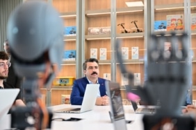 YILDIRIM YAPAY ZEKA VE TEKNOLOJİ MERKEZİ'NDE EĞİTİMLER BAŞLADI