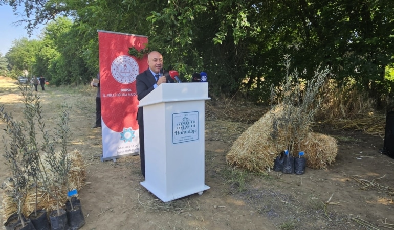 MARMARABİRLİK'TEN MESLEKİ EĞİTİME ANLAMLI DESTEK BİN 160 ZEYTİN FİDANI TOPRAKLA BULUŞTU
