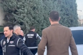 BURSA'DAKİ DEV SORUŞTURMADA ÇARPICI DETAYLAR ORTAYA ÇIKTI 2 MİLYON LİRAYI PASTA KUTUSUNA KOYUP TESLİM ETMİŞ