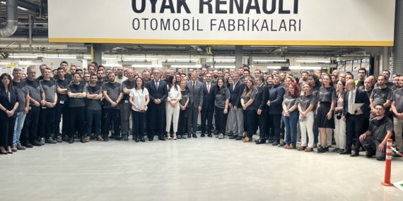BAKAN KACIR: "TÜRKİYE'YE YATIRIM YAPAN KAZANIYOR" SANAYİ VE TEKNOLOJİ BAKANI MEHMET FATİH KACIR: "HIZLI ŞARJ BAĞLANTI NOKTASI SAYISINI, 3 YILDA 8 KATINA ÇIKARDIK" "19 BİN 300'Ü HIZLI ŞARJ OLMAK ÜZERE, 44 BİN 400 ŞARJ BAĞLANTI NOKTASIYLA; KESİNTİSİZ VE GÜVENLİ BİR ŞARJ AĞINA SAHİBİZ" "TÜRKİYE, ÇİN'DEN SONRA ORTA AVRUPA'YA KADAR UZANAN GENİŞ KUŞAKTA ÜRÜN VE PAZAR ÇEŞİTLİLİĞİ AÇISINDAN EN ÖNDE GELEN İHRACATÇI ÜLKEDİR" "TÜRKİYE OTOMOBİL PAZARINDA TAM ELEKTRİKLİ VE HİBRİT ARAÇLARIN PAYI YÜZDE 9,3'TEN YÜZDE 51'E YÜKSELDİ"