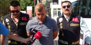 TAYİN TARTIŞMASINDA ÖĞRETMEN EŞİ VE KAYINPEDERİNİ POMPALI TÜFEKLE ÖLDÜREN ZANLI ADLİYEYE SEVK EDİLDİ
