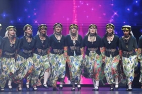 NİLÜFER'İN DANSÇILARINDAN GÖRSEL ŞÖLEN