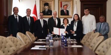 İNEGÖL'DE 7 BİRİMLİ AİLE SAĞLIĞI MERKEZİ İÇİN BAĞIŞ PROTOKOLÜ İMZALANDI