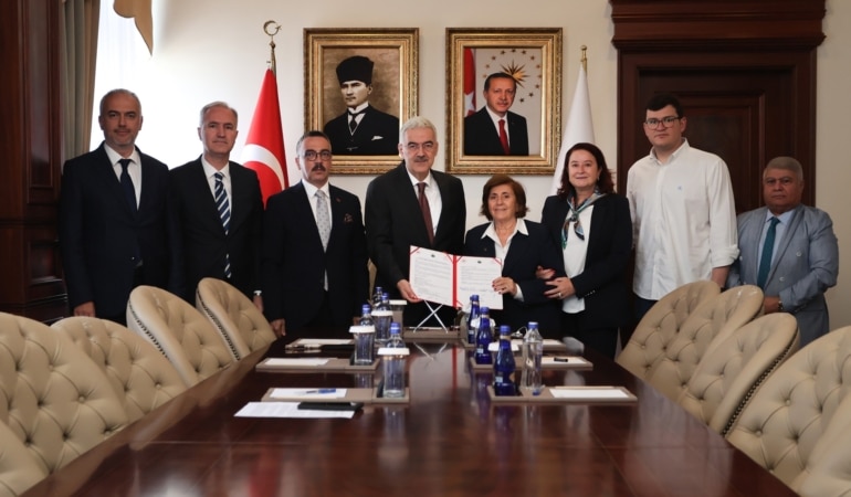 İNEGÖL'DE 7 BİRİMLİ AİLE SAĞLIĞI MERKEZİ İÇİN BAĞIŞ PROTOKOLÜ İMZALANDI