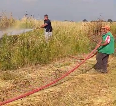 ŞERARE YAPAN ELEKTRİK TELLERİ YANGINA SEBEP OLDU