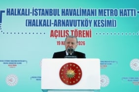 CUMHURBAŞKANI ERDOĞAN: "İSTANBUL'U KADERİNE TERK ETMEMEKTE KARARLIYIZ" "İSTANBUL'UN TRAFİK BAŞTA OLMAK ÜZERE SORUNLAR YUMAĞI ALTINDA EZİLMESİNE İZİN VERMEYECEĞİZ" "BİZ NE İÇERDE NE DIŞARDA HİÇBİR ZAMAN TRİBÜNLERE OYNAMADIK, AKSİNE HEP GÖNÜLLER YAPMANIN, GÖNÜLLER KAZANMANIN DERDİNDE OLDUK" "DÜNYANIN EN BÜYÜK METROPOLLERİNDEN BİRİ OLAN ŞEHRİMİZİ DEMİR AĞLARLA İLMEK İLMEK ÖRÜYORUZ" "(CHP'YE) BİZİM SİZİN BİTMEZ TÜKENMEZ KAVGALARINIZA AYIRACAK VAKTİMİZ YOK" TÜRKİYE'NİN EN UZUN METRO RİNGİNİN SON HALKASI AÇILDI