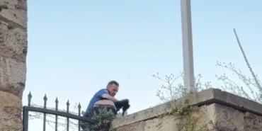 BURSA'DA SURLARDA İNTİHARA KALKIŞAN GENÇ SON ANDA KURTARILDI