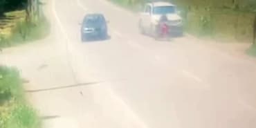 KAMYONET İLE MOTOSİKLET BÖYLE ÇARPIŞTI: 1 AĞIR YARALI