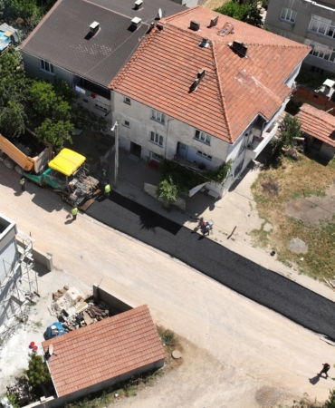 İNEGÖL'DE YOLLAR YENİLENİYOR