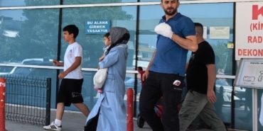 ELİNİ MAKİNEYE KAPTIRAN İŞÇİNİN PARMAĞI KOPTU