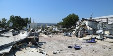 YAYLACIK'TA KAÇAK İŞ YERİ YIKILDI