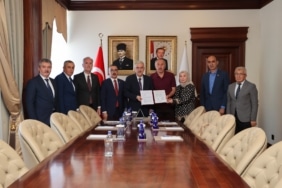 İNEGÖL'DE SAĞLIK VE EĞİTİM İÇİN İMZALAR ATILDI