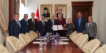 İNEGÖL'DE SAĞLIK VE EĞİTİM İÇİN İMZALAR ATILDI