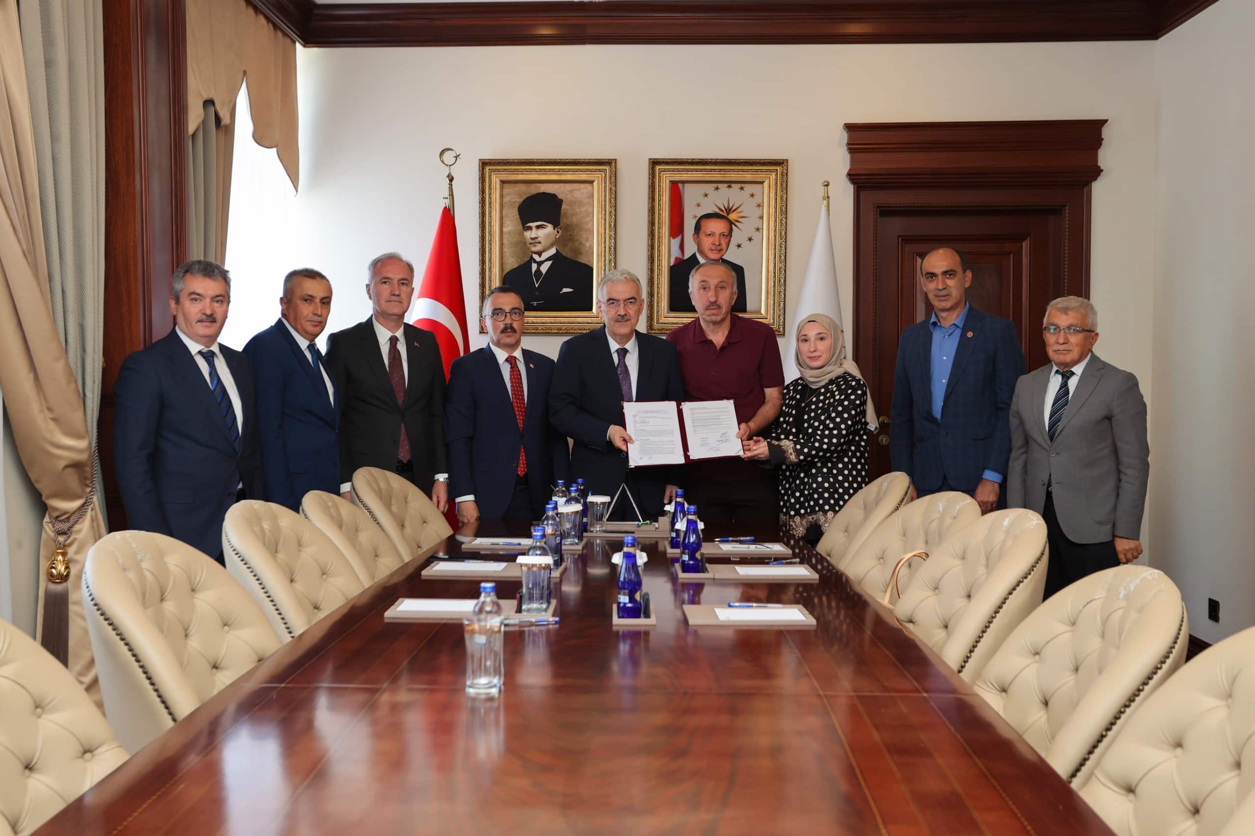 İNEGÖL'DE SAĞLIK VE EĞİTİM İÇİN İMZALAR ATILDI
