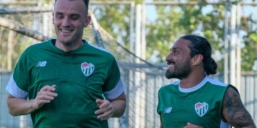BURSASPOR SEZONUN İLK ANTRENMANINI YAPTI
