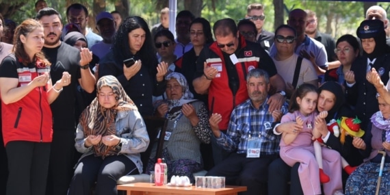 ŞEHİT POLİSE EŞİNDEN YÜREKLERİ DAĞLAYAN VEDA