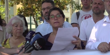 BURSA'DA KIZIL GEYİK AV İHALESİNE GEYİK KOSTÜMLÜ PROTESTO BURSA VETERİNER HEKİMLERİ ODASI'NDAN KIZIL GEYİK AV İHALESİNE TEPKİ: "DOĞA EKONOMİK BİR META DEĞİLDİR"