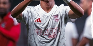 BURSASPOR HÜSEYİN MALDAR'I KADROSUNA KATTI