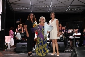 GÖLYAZI'DA SEZEN AKSU GECESİ