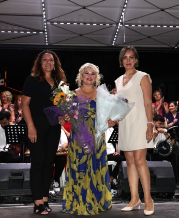 GÖLYAZI'DA SEZEN AKSU GECESİ