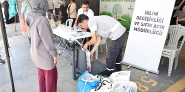 NİLÜFER'DE ATIK KAĞITLARI GETİREN HEDİYE KAZANIYOR