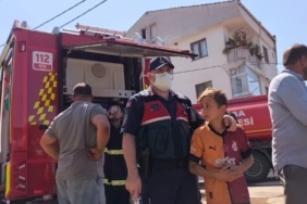 İNEGÖL'DE YUMURTA DEPOSUNDA YANGIN: MİNİK HUZEYFE'NİN GÖZYAŞLARI YÜREK BURKTU