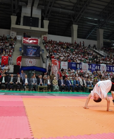 BURSA'DA 30 BİN ÇOCUK YAZI SPORLA GEÇİRECEK