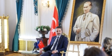 ALTIN KARAGÖZ EKİPLERİNDEN BAŞKAN VEKİLİ BİBA'YA ZİYARET