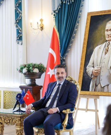 ALTIN KARAGÖZ EKİPLERİNDEN BAŞKAN VEKİLİ BİBA'YA ZİYARET