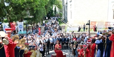 YILDIRIM'DA SULTAN ÇELEBİ MEHMED DUALARLA ANILDI BAŞKAN YILMAZ: "SULTAN ÇELEBİ MEHMED DEVLETİ YENİDEN AYAĞA KALDIRDI"