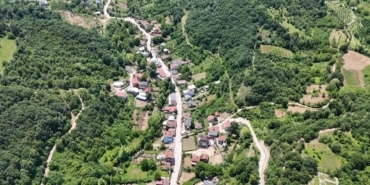 TÜRKİYE'NİN EN UZUN MAHALLELERİNDEN BİRİ İNEGÖL'DE MÜZEYYEN SENAR BU KÖYDE DÜNYAYA GELDİ