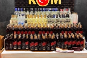 BURSA'DA SAHTE İÇKİ OPERASYONU: 370 ŞİŞE SAHTE İÇKİ VE 600 LİTRE ETİL ALKOL ELE GEÇİRİLDİ