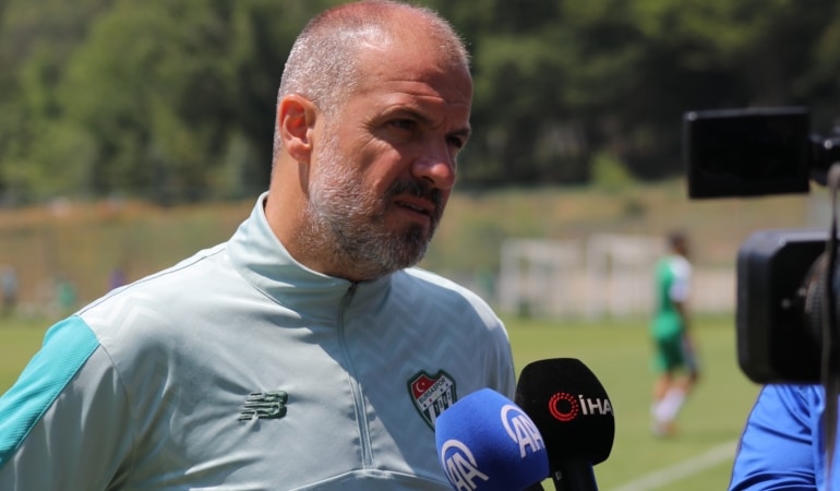 BURSASPOR TEKNİK DİREKTÖRÜ MUSTAFA ER: "HEDEFİMİZ SÜPER LİG'E ÇIKMAK"