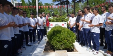 10. ÖMER HALİSDEMİR BİSİKLET TURU TAMAMLANDI VATAN TOPRAKLARI ŞEHİDİN KABRİNE BIRAKILDI