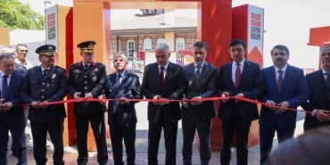 BURSA'DA 15 TEMMUZ PROGRAMI ŞEHİTLERİ ANARAK BAŞLADI