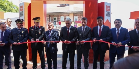 BURSA'DA 15 TEMMUZ PROGRAMI ŞEHİTLERİ ANARAK BAŞLADI