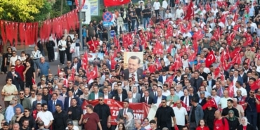 BURSA'DA 'DEMOKRASİ VE BAYRAK YÜRÜYÜŞÜ'