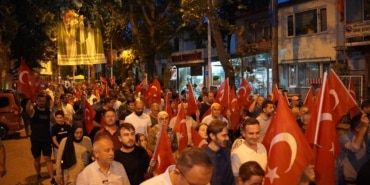 İZNİKLİLER MEYDANA AKIN ETTİ