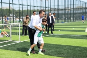 BÜYÜKŞEHİR'DEN BURSASPOR'UN GELECEĞİNE YATIRIM