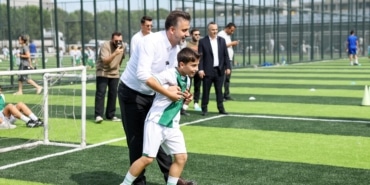 BÜYÜKŞEHİR'DEN BURSASPOR'UN GELECEĞİNE YATIRIM