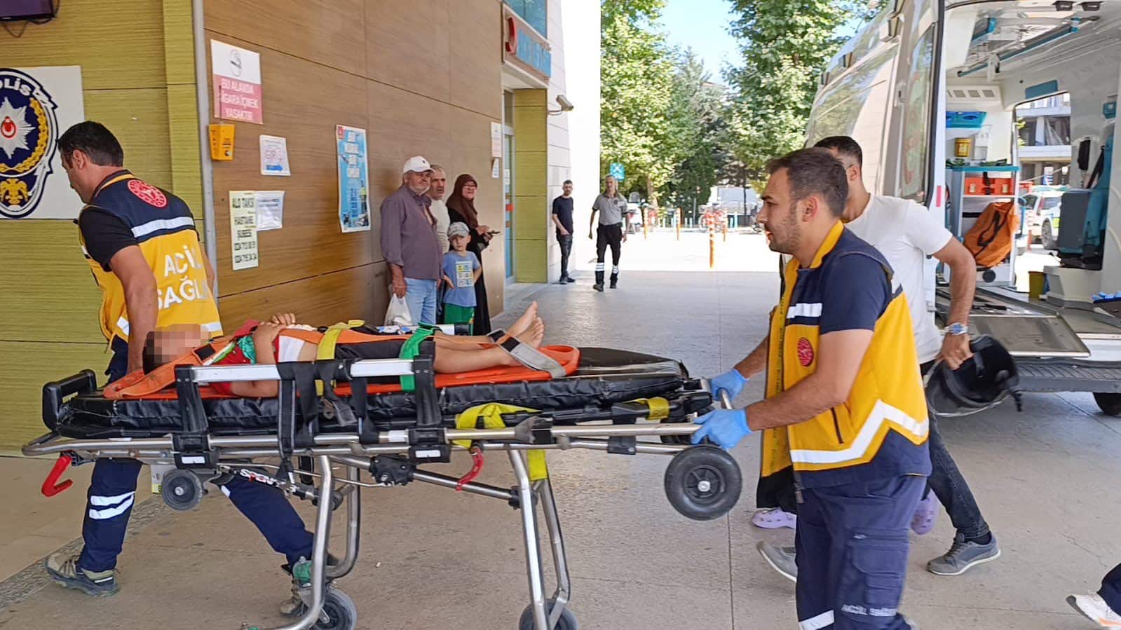 4 YAŞINDAKİ ÇOCUK BALKONDAN DÜŞTÜ