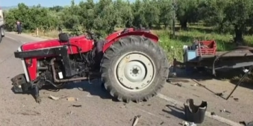 BURSA'DA TRAKTÖR KAZASI: 2 YARALI TRAKTÖR İLE HAFİF TİCARİ ARAÇ ÇARPIŞTI, YAŞLI ÇİFT YOLA SAVRULDU