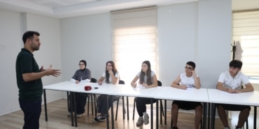 OSMANGAZİ'DEN GENÇLERİN GELECEĞİNE ÜCRETSİZ EĞİTİM DESTEĞİ OSMANGAZİ BELEDİYESİ GENÇLERİN YANINDA