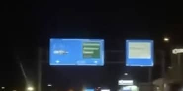 BURSA'DA LÜKS OTOMOBİL KAZAYA KARIŞTI, SÜRÜCÜ KAÇTI