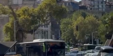 BURSA'DA DÜĞÜN KONVOYUNUN ÖNÜNÜ BU SEFER OTOBÜS KESTİ