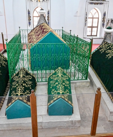BURSA'DA HANEDAN TÜRBELERİNDEKİ PUŞİDELER YENİLENİYOR