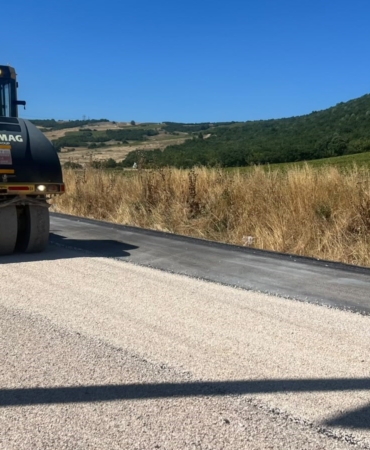 KARACABEY VE MUSTAFAKEMALPAŞA'DA YOLLAR YENİLENİYOR